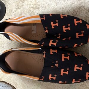 Size 9 women’s TN Vols shoes